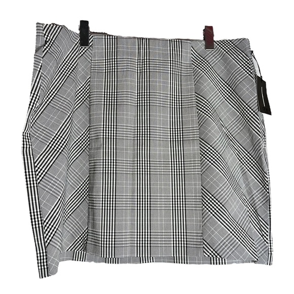 NEW One by Chapter One Black & White Plaid Pencil/Midi Skirt Womens Plus Size 2X - Picture 1 of 3